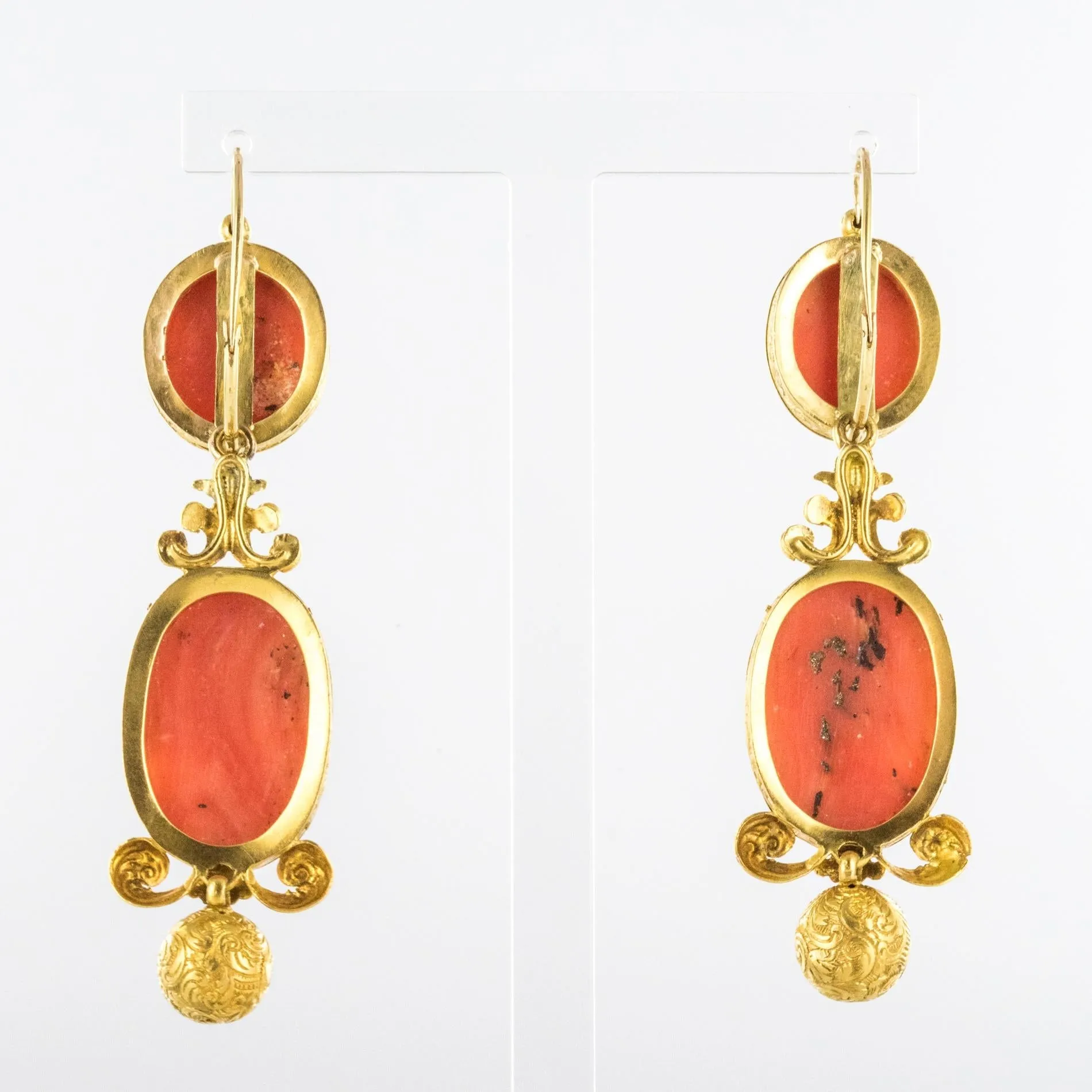 1830s Coral Cameo 18 Karat Yellow Gold Dangle Earrings