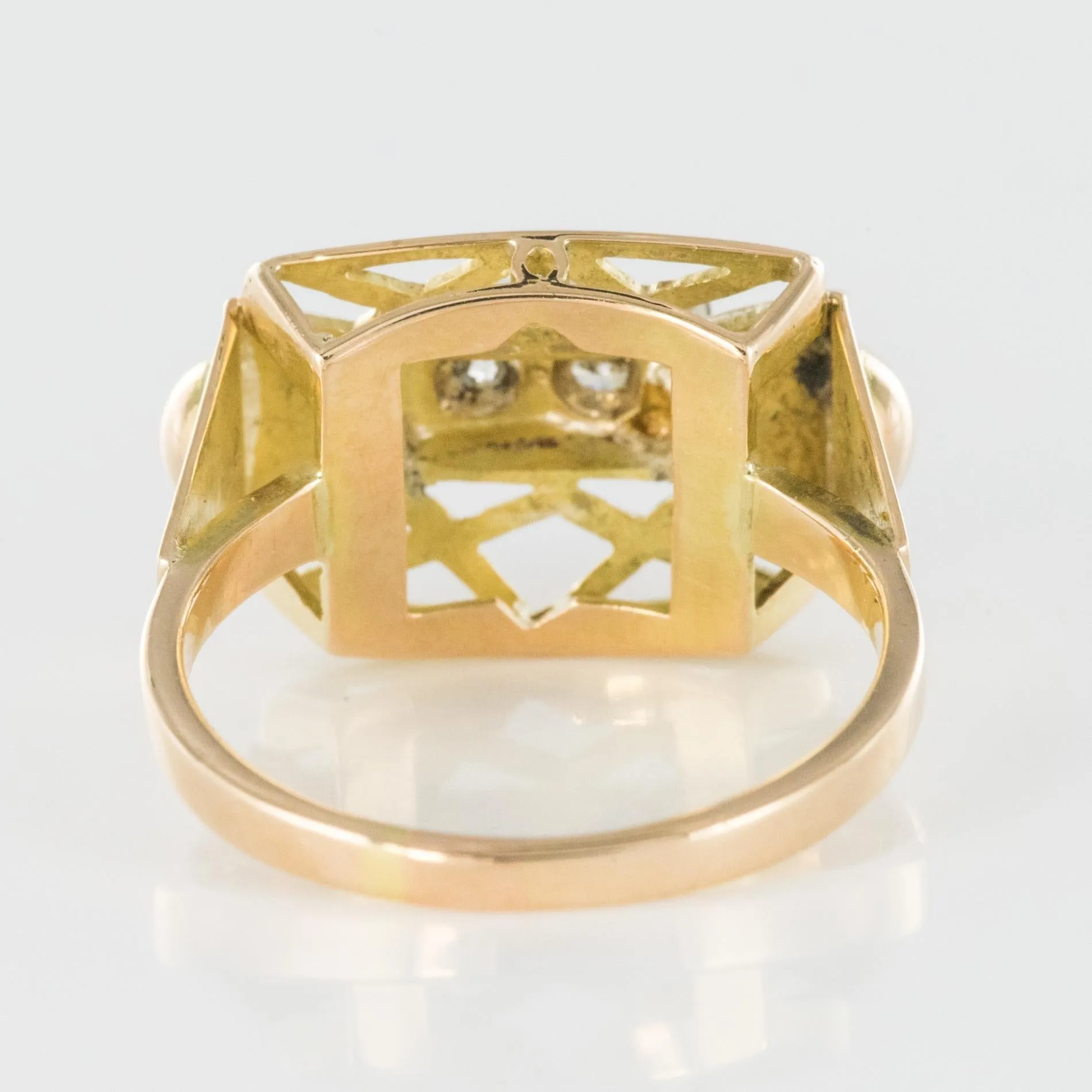 1940s 0.20 Carat Diamond 18 Karat Yellow Gold Retro Ring