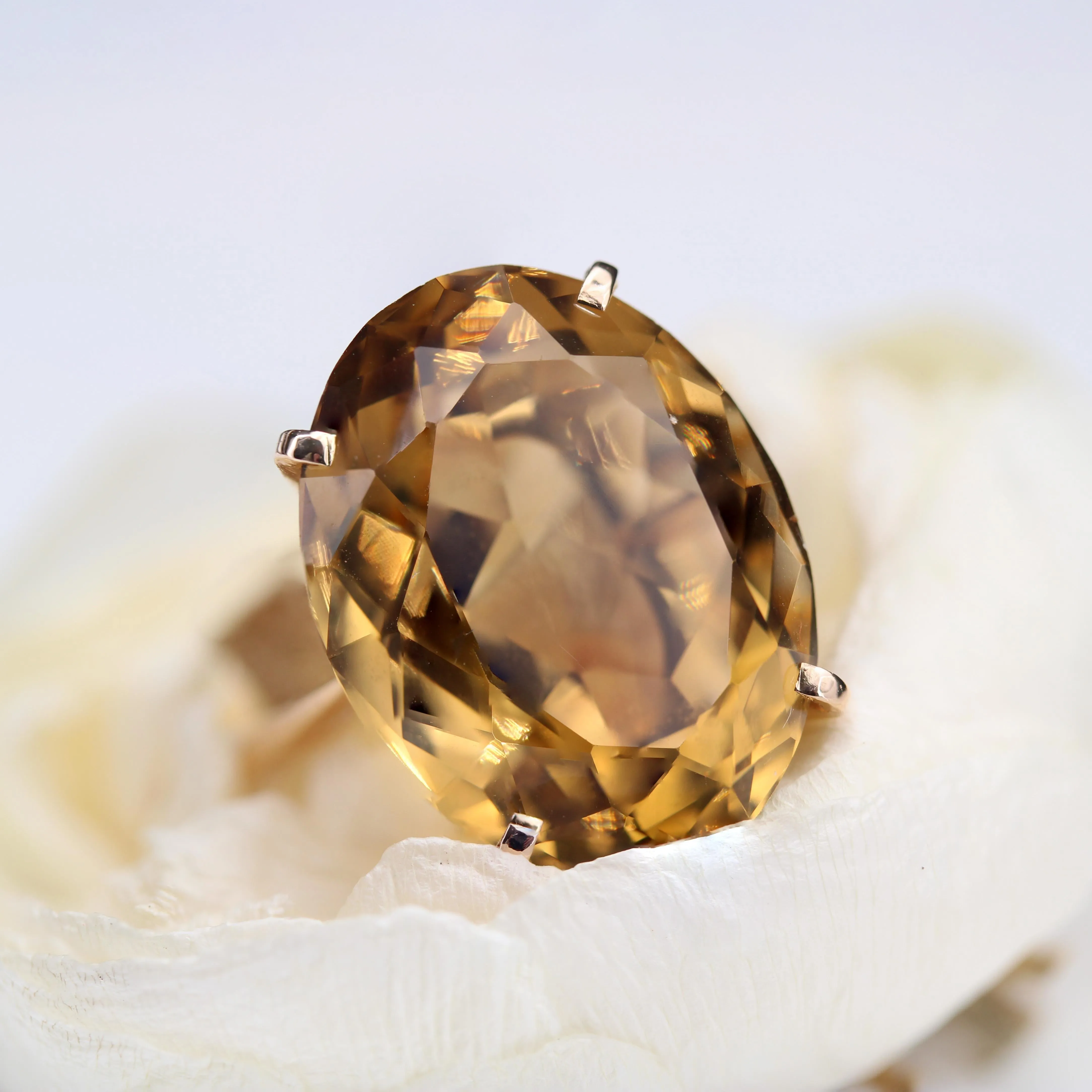 1960s 12 Carats Citrine 18 Karat Yellow Gold Cocktail Ring