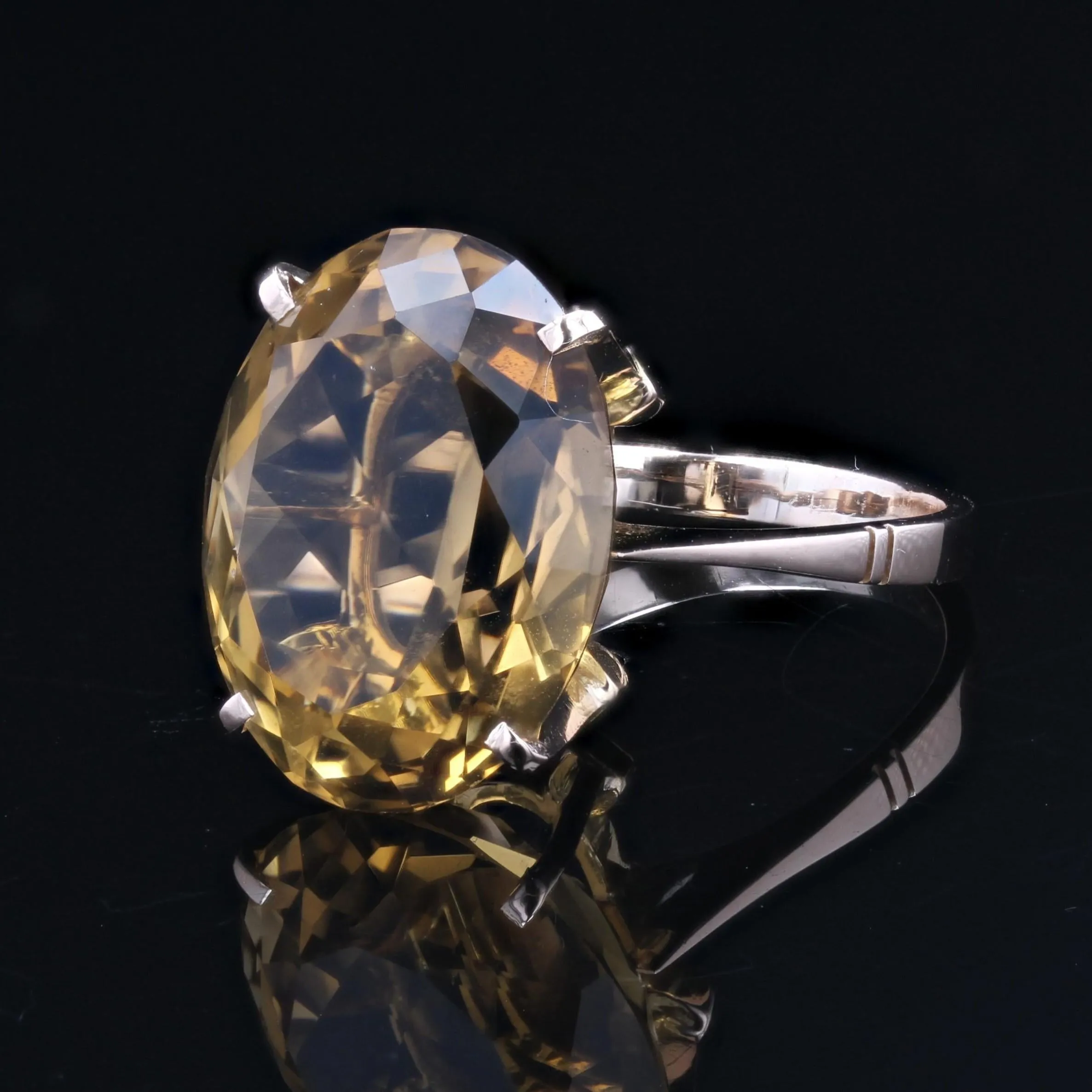 1960s 12 Carats Citrine 18 Karat Yellow Gold Cocktail Ring