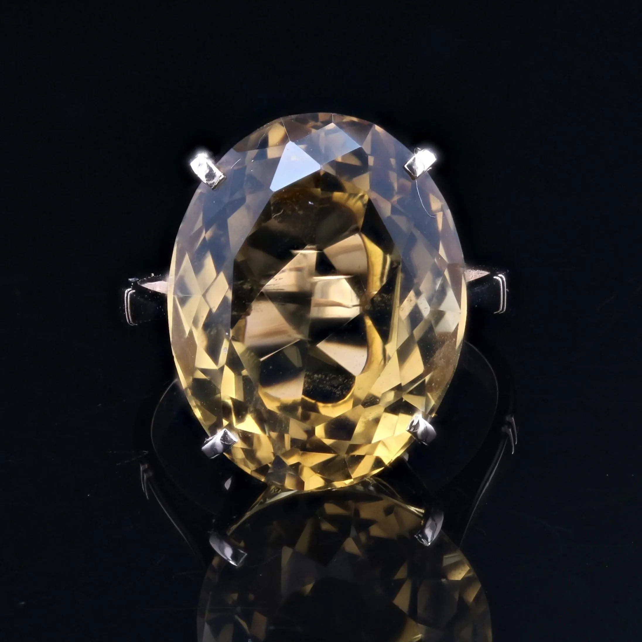 1960s 12 Carats Citrine 18 Karat Yellow Gold Cocktail Ring