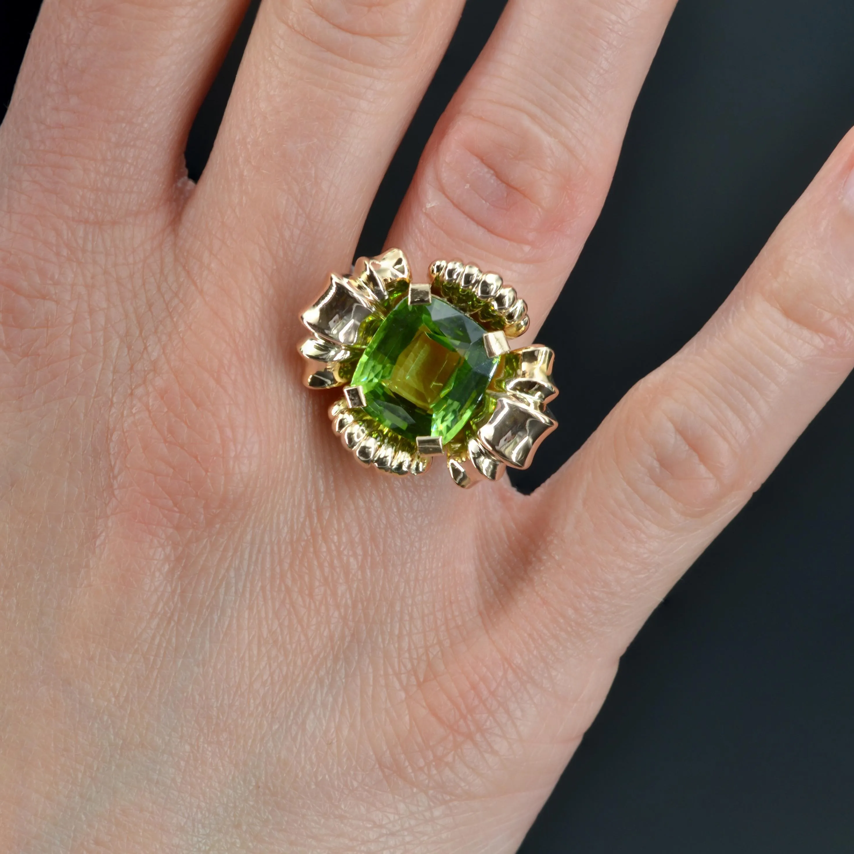 1960s 7.76 Carat Peridot 18 Karat Rose Gold Flower Ring