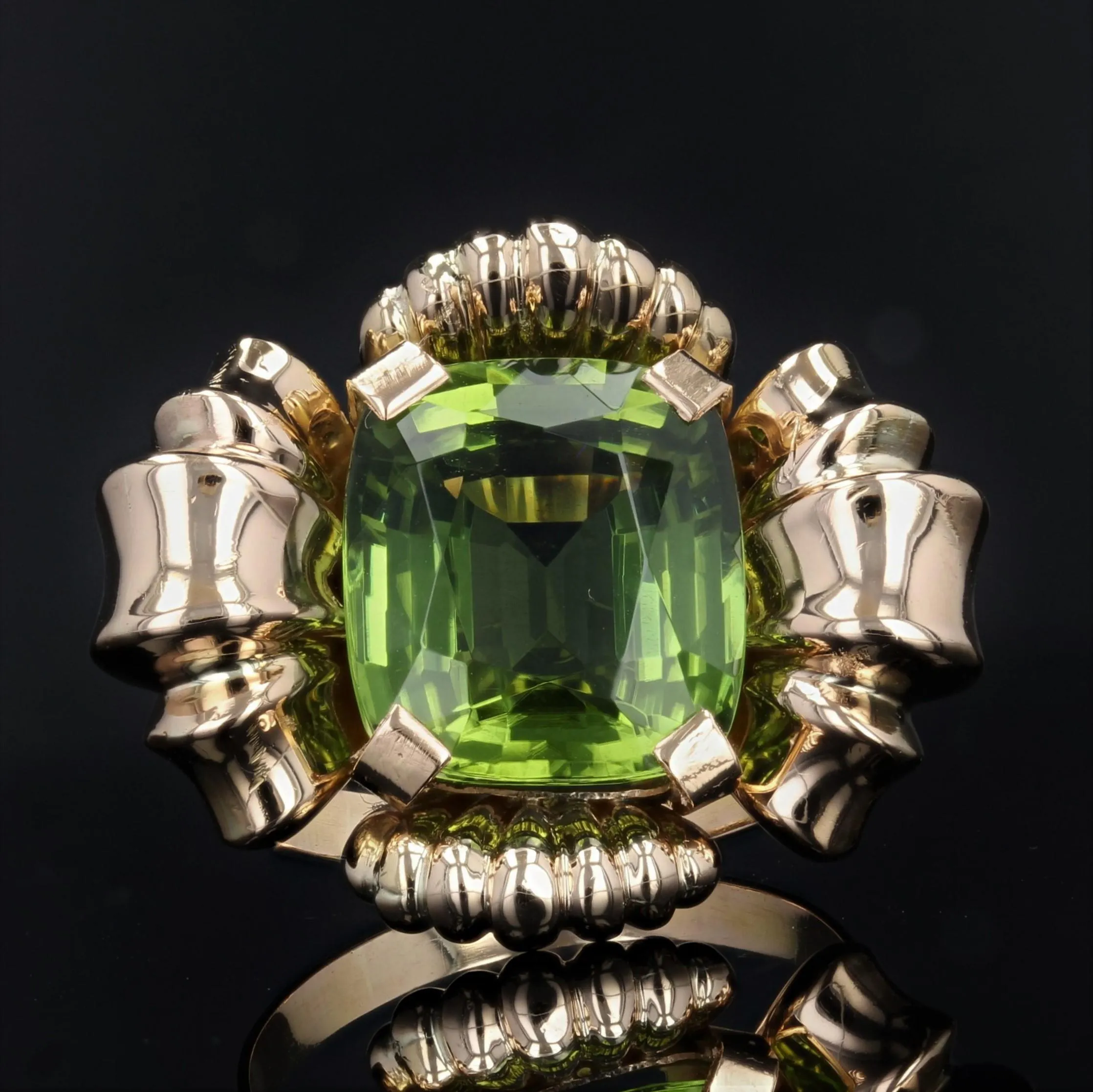 1960s 7.76 Carat Peridot 18 Karat Rose Gold Flower Ring