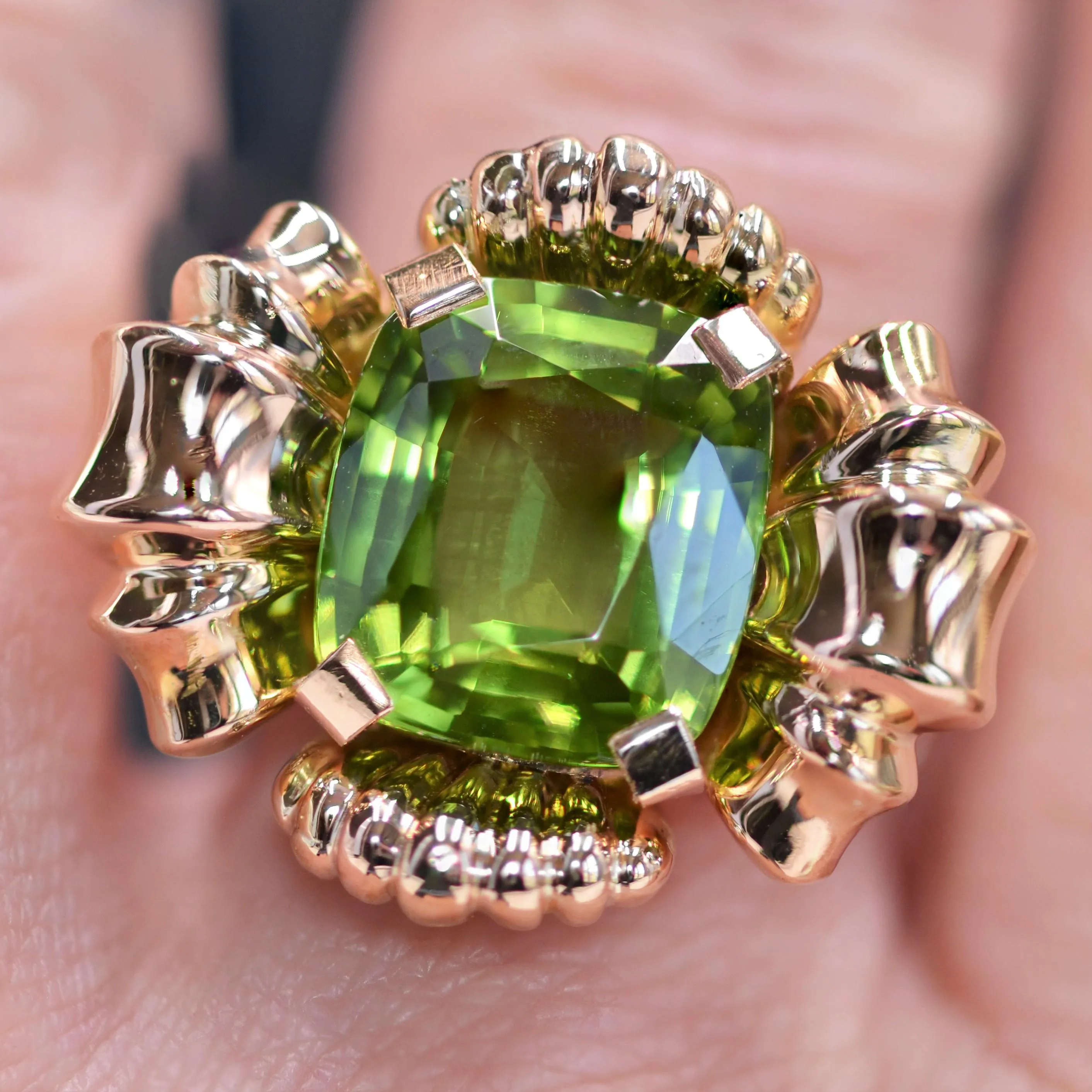 1960s 7.76 Carat Peridot 18 Karat Rose Gold Flower Ring