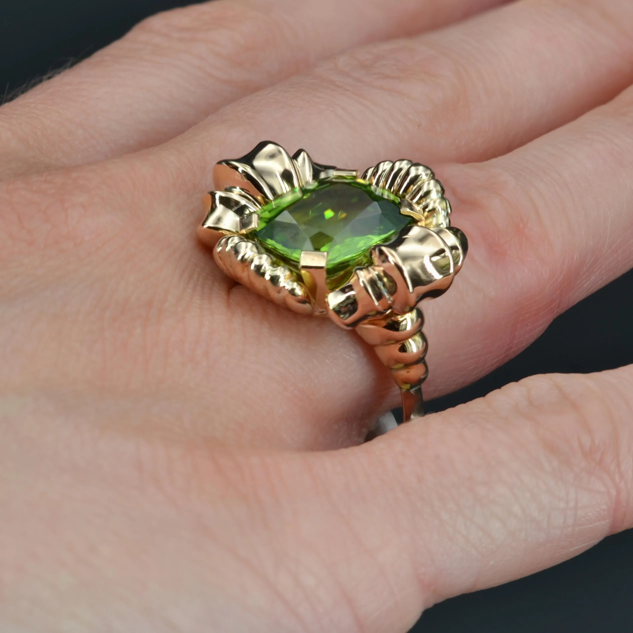 1960s 7.76 Carat Peridot 18 Karat Rose Gold Flower Ring