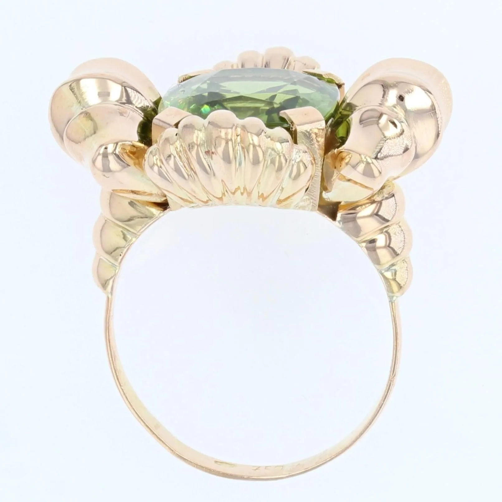 1960s 7.76 Carat Peridot 18 Karat Rose Gold Flower Ring