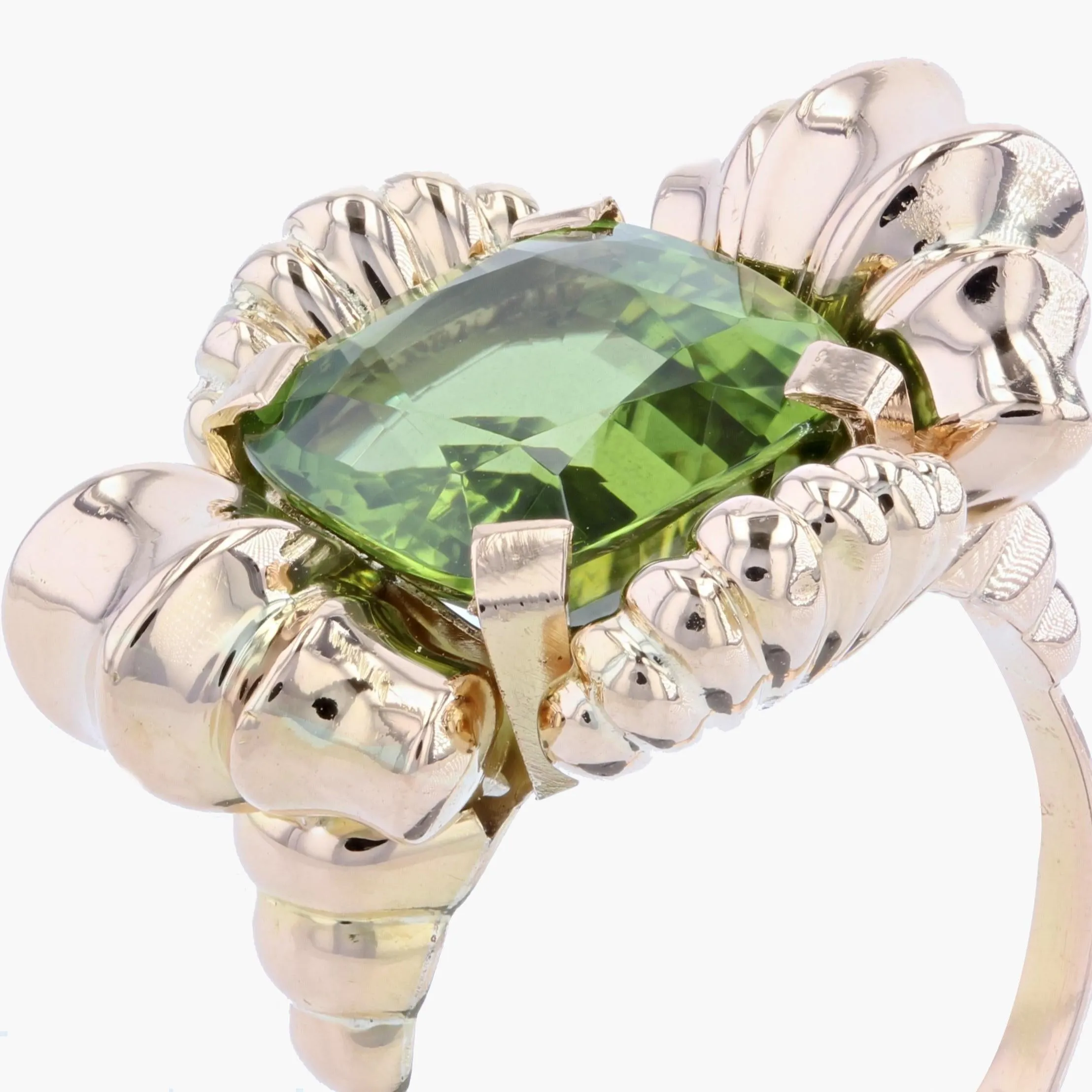 1960s 7.76 Carat Peridot 18 Karat Rose Gold Flower Ring