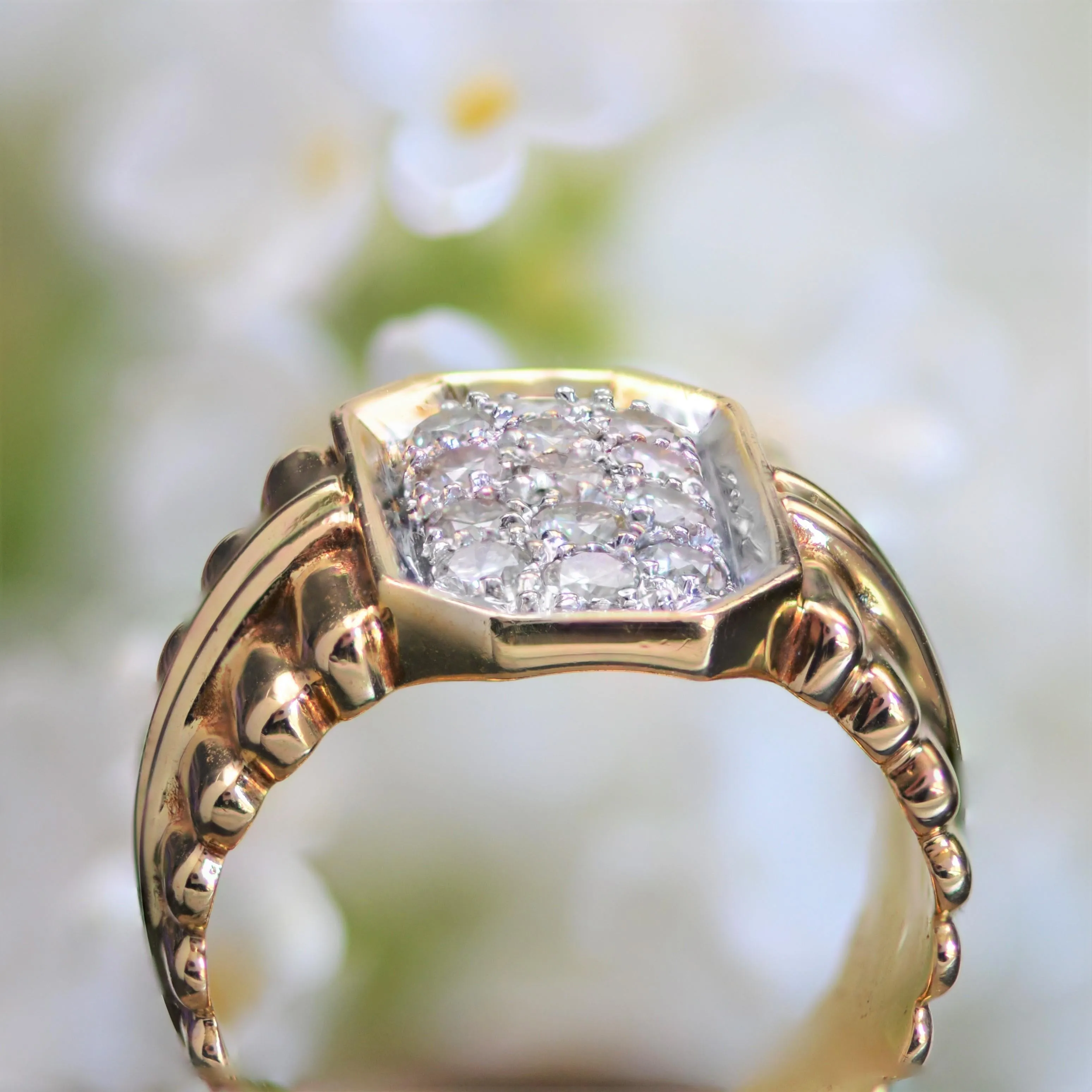 1980s Diamonds 18 Karat Yellow Gold Gadrooned Retro Ring