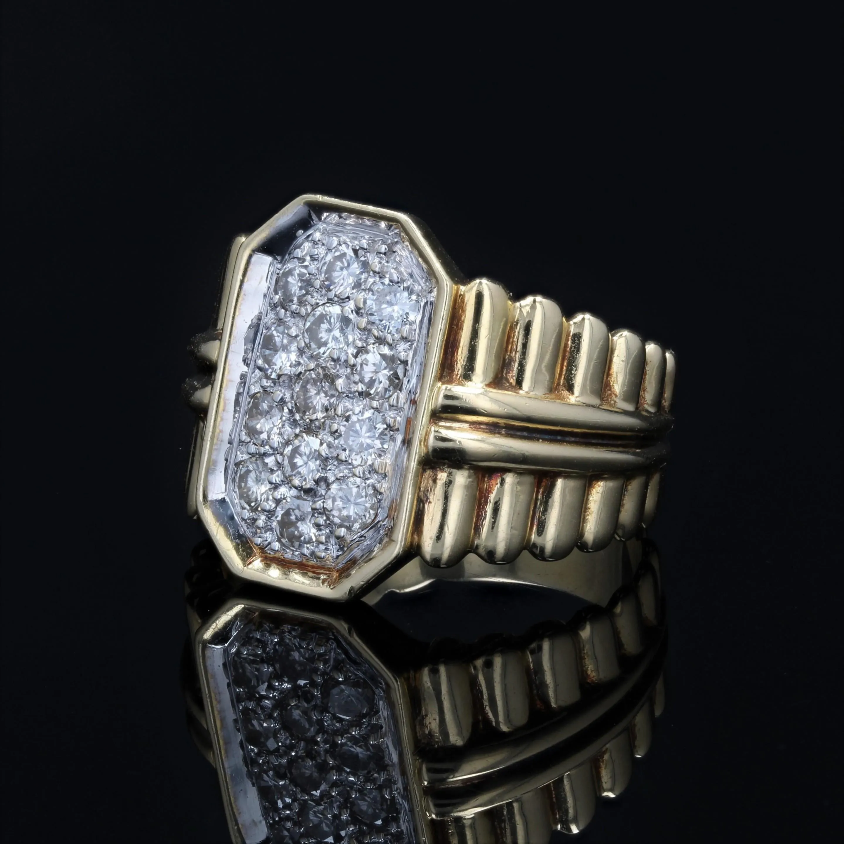 1980s Diamonds 18 Karat Yellow Gold Gadrooned Retro Ring