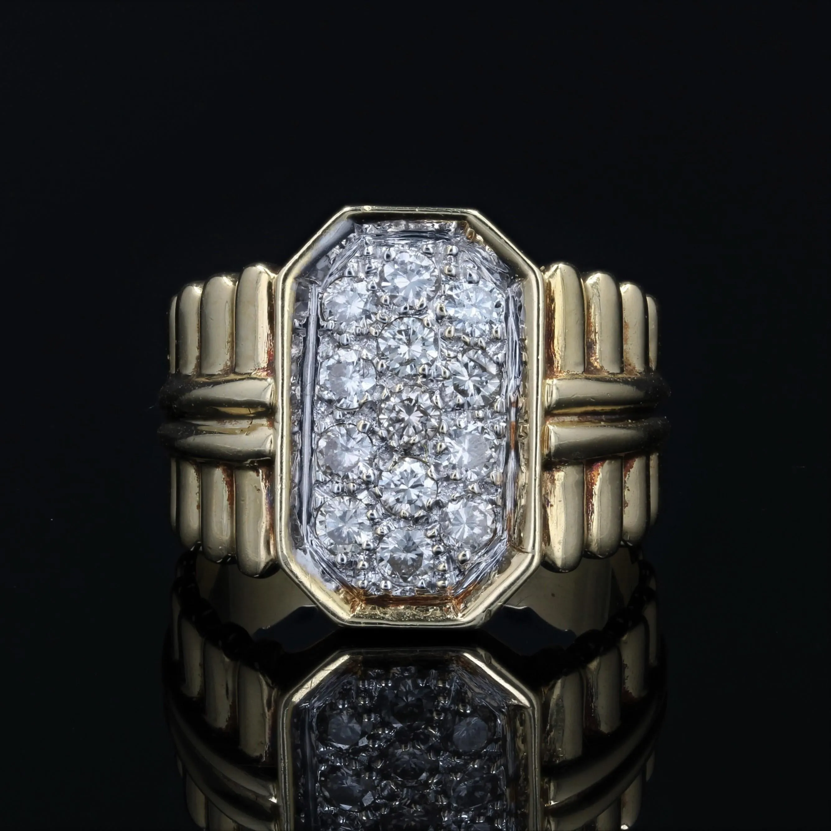 1980s Diamonds 18 Karat Yellow Gold Gadrooned Retro Ring