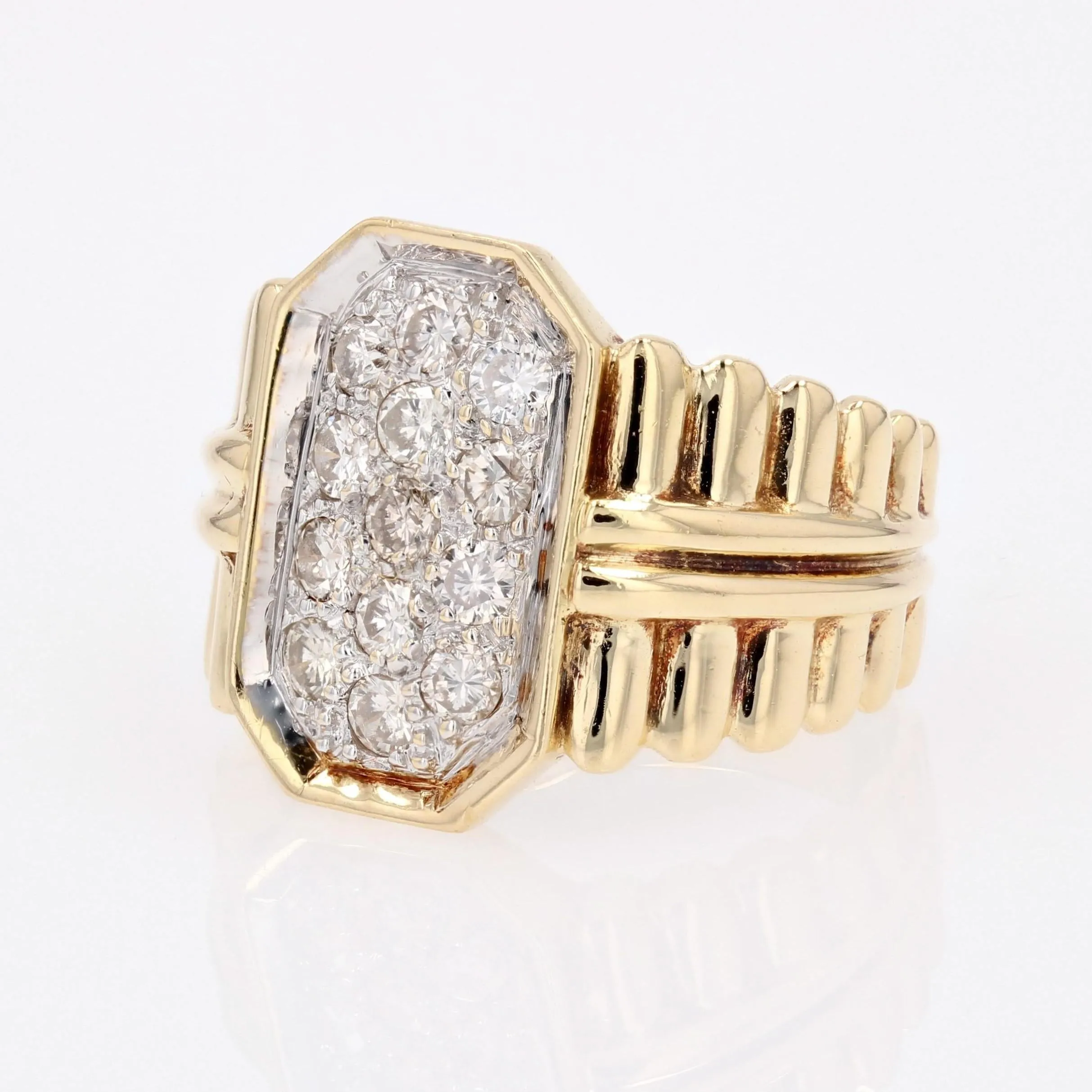 1980s Diamonds 18 Karat Yellow Gold Gadrooned Retro Ring