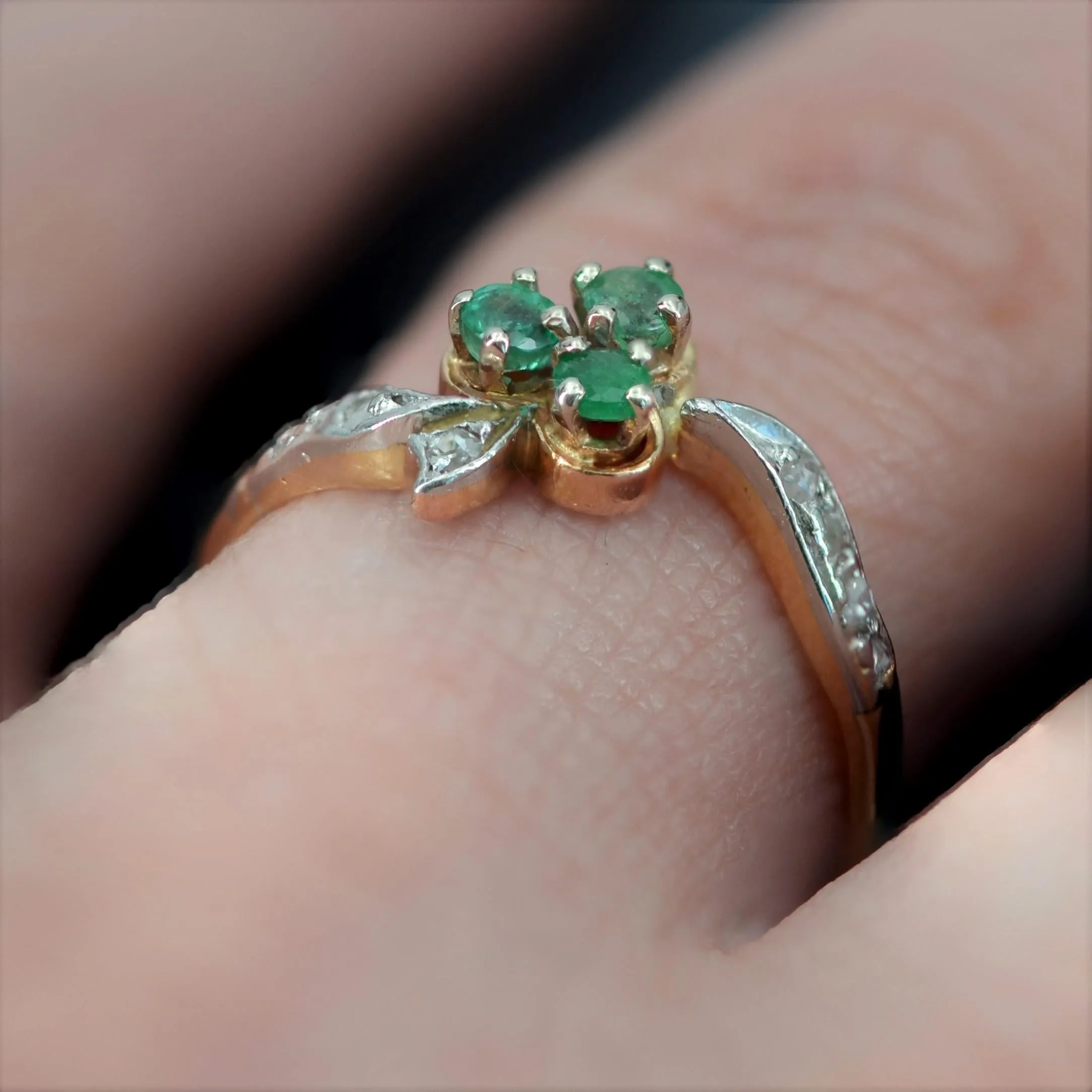 19th Century Emerald Diamonds 18 Karat Yellow Gold Clover Shape Ring