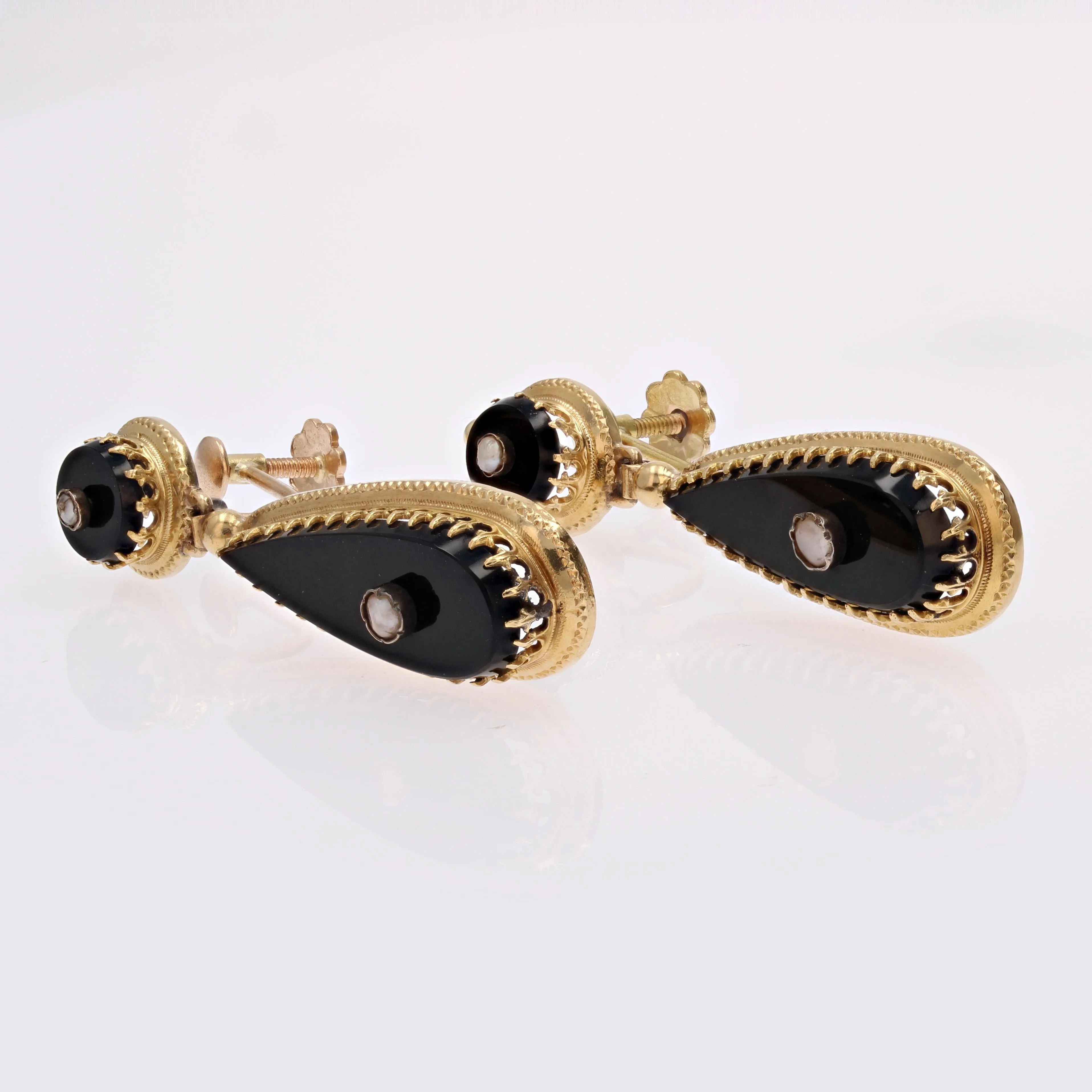 19th Century Fine Pearls Onyx 18 Karat Yellow Gold Dangle Earrings