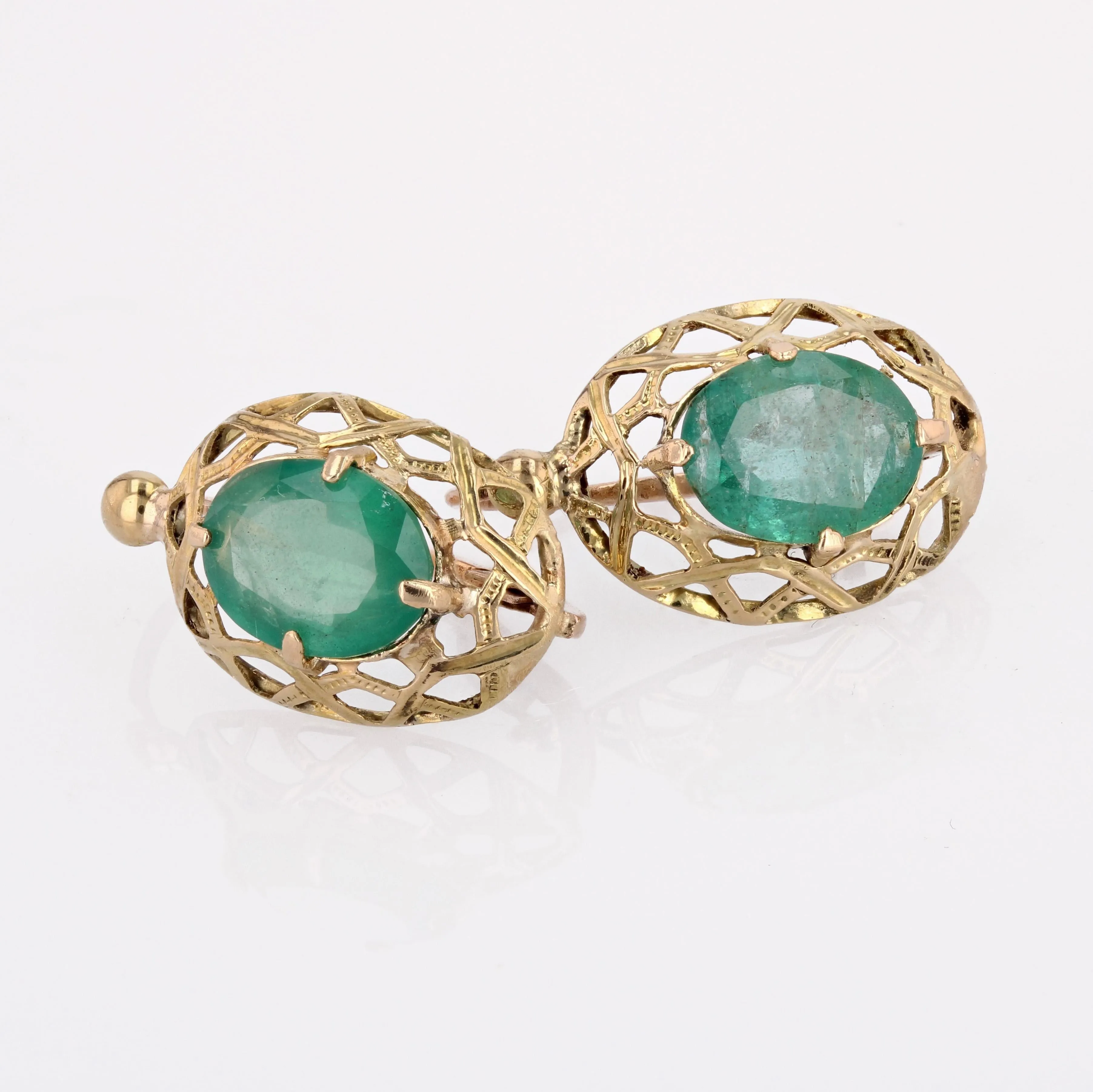 20th Century Emerald 18 Karat Yellow Gold Earrings