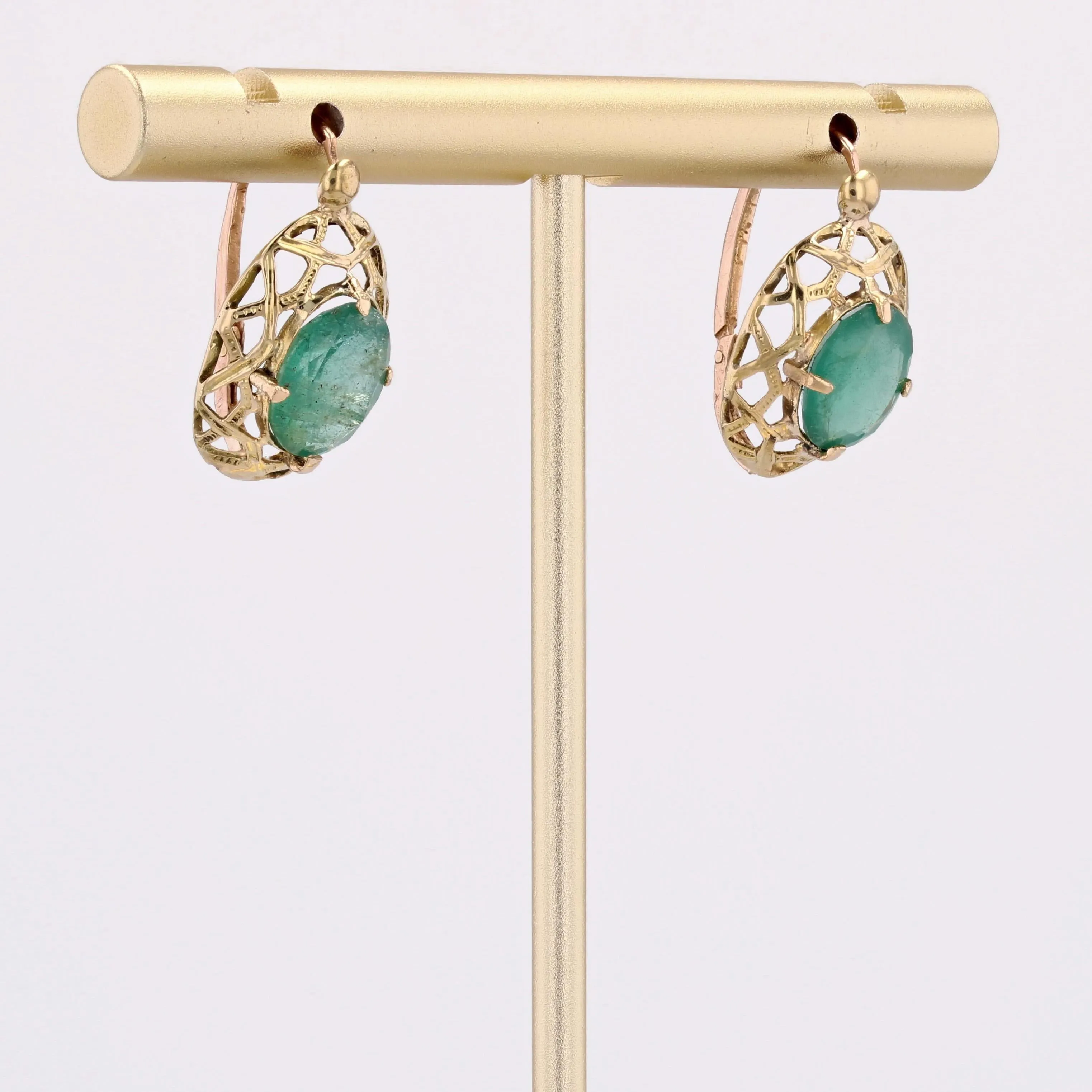 20th Century Emerald 18 Karat Yellow Gold Earrings