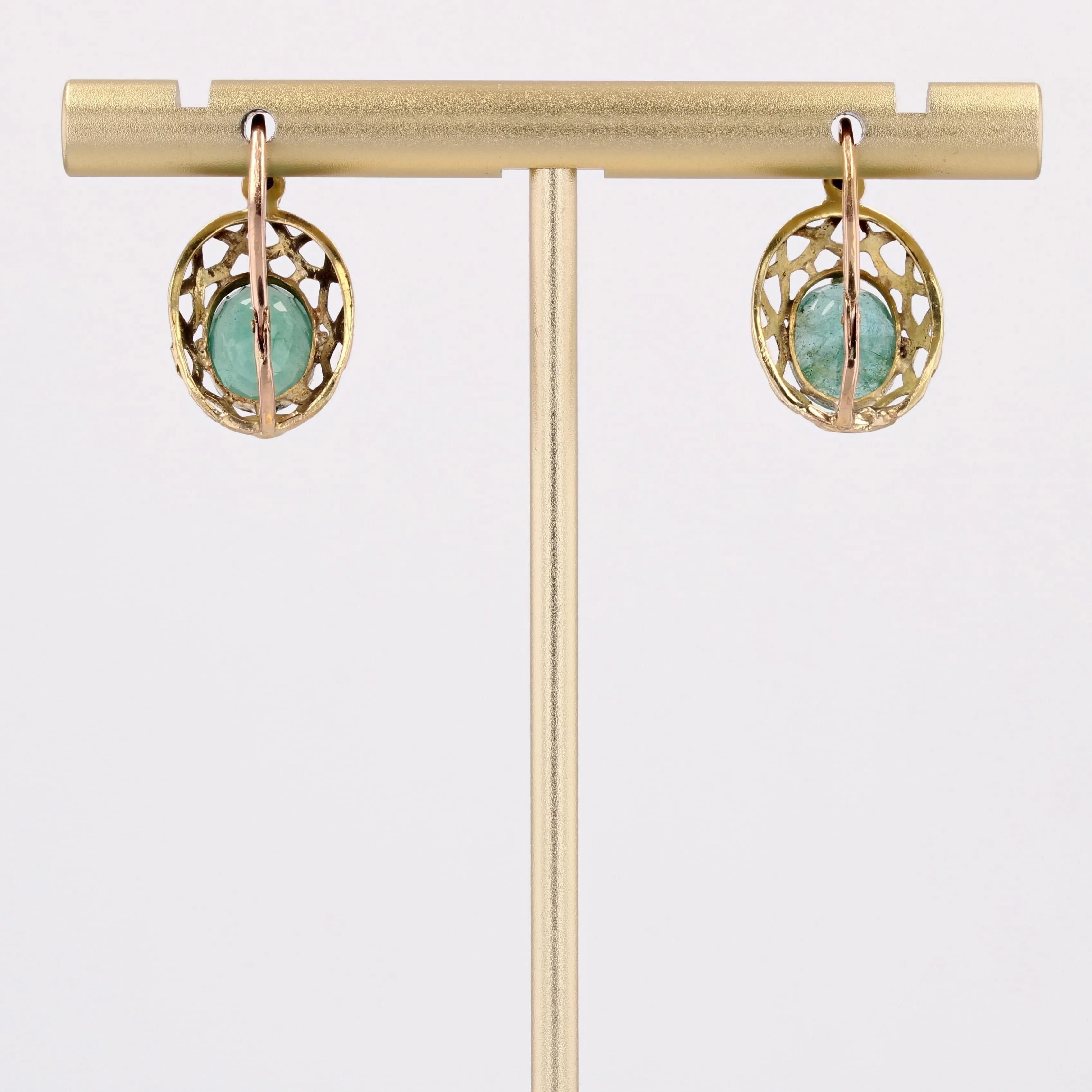 20th Century Emerald 18 Karat Yellow Gold Earrings